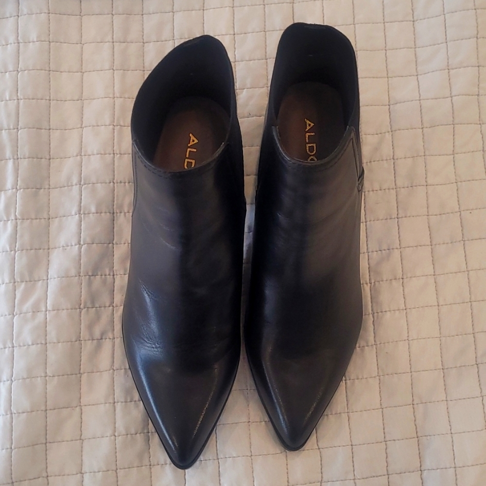 NWOT leather booties